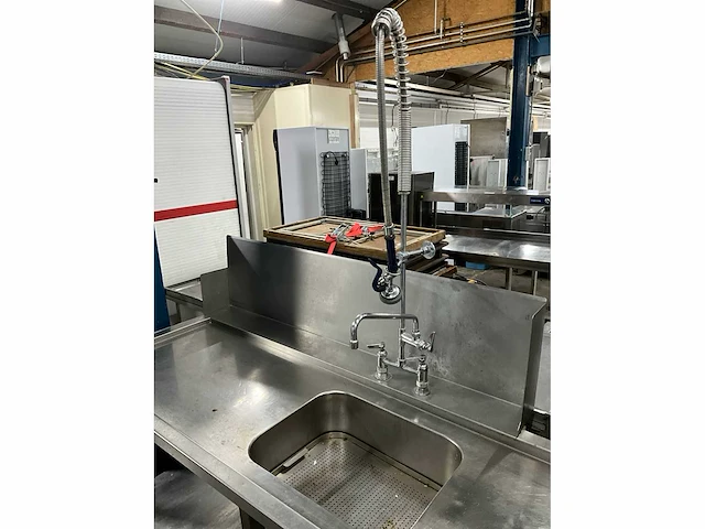 Hobart baraid900-10n vaatwasmachine met aan- en afvoertafel - afbeelding 15 van  15