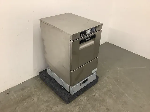 Hobart gcp-10a glazenvaatwasmachine met osmose - afbeelding 7 van  8