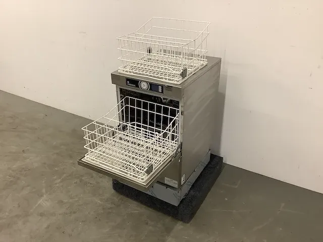 Hobart gcp-10a glazenvaatwasmachine met osmose - afbeelding 8 van  8