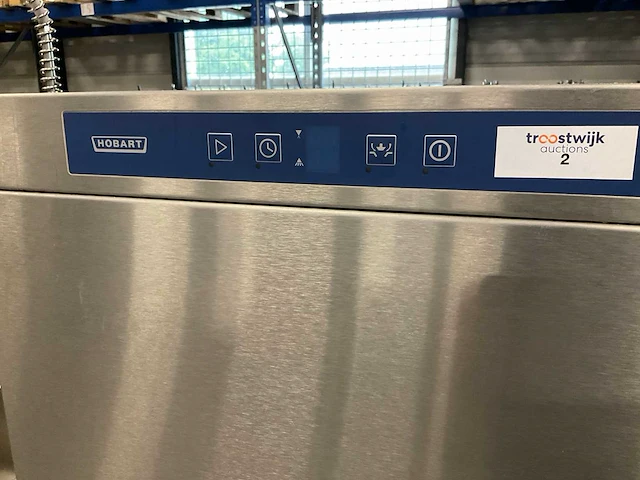 Hobart hno22340 korvenvaatwasmachine met aan en afvoertafel - afbeelding 2 van  8
