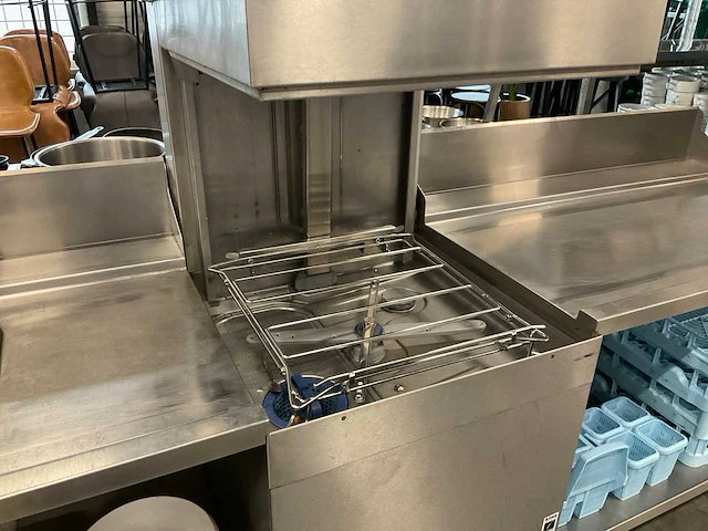 Hobart hno22340 korvenvaatwasmachine met aan en afvoertafel - afbeelding 7 van  8