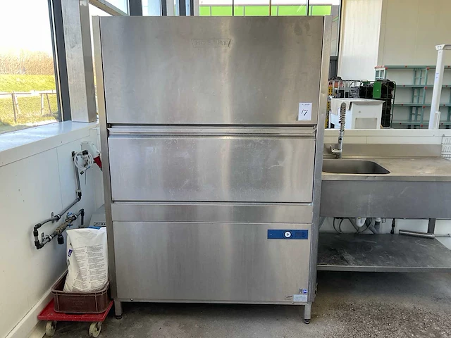 Hobart uxt-10a korvenvaatwasmachine - afbeelding 1 van  8