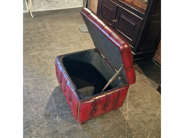 Hocker chesterfield, boxtool, rood - afbeelding 2 van  5