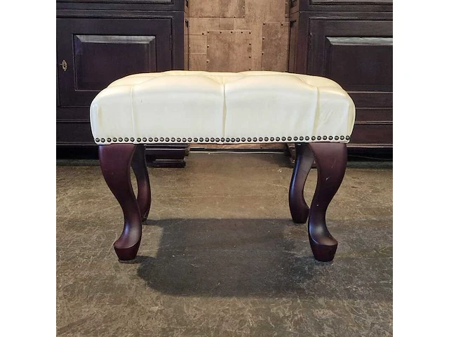 Hocker chesterfield, king, creme - afbeelding 1 van  4