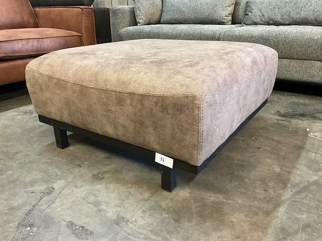 Hocker - afbeelding 1 van  3