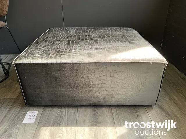 Hocker - afbeelding 1 van  4