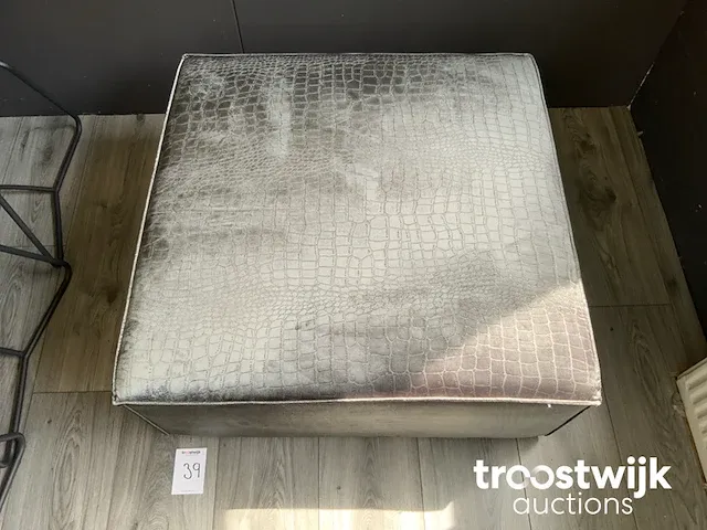 Hocker - afbeelding 2 van  4
