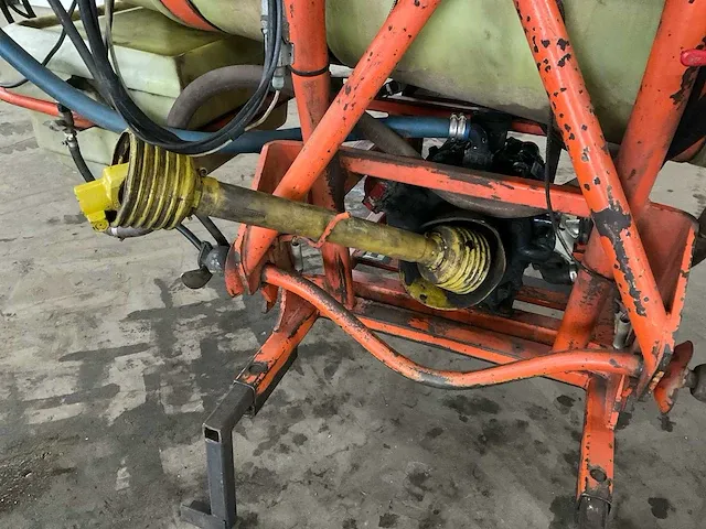 Hoegen dijkhof kappenspuit met douven tank - afbeelding 8 van  12