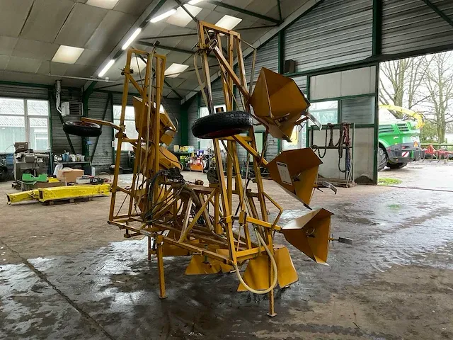 Hoegen dijkhof kappenspuit met douven tank - afbeelding 12 van  12