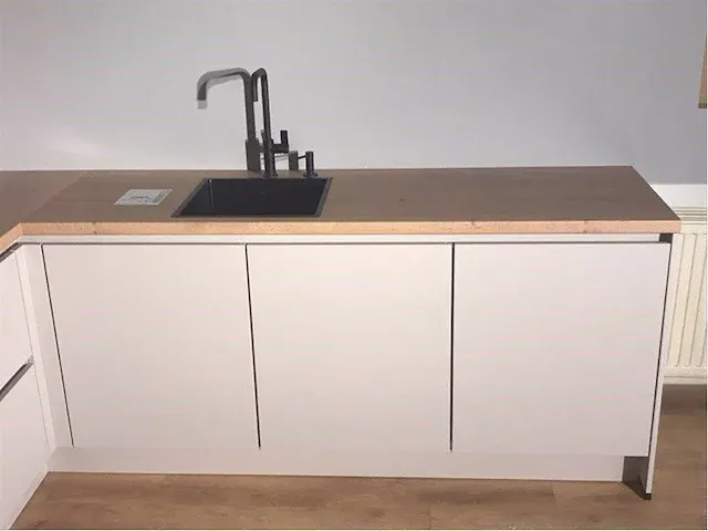 Hoek opgestelde keuken - afbeelding 4 van  22