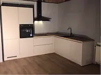 Hoek opgestelde keuken - afbeelding 16 van  22