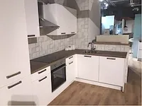 Hoek opgestelde keuken - afbeelding 10 van  16