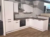 Hoek opgestelde keuken - afbeelding 9 van  16