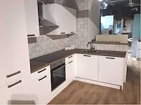 Hoek opgestelde keuken - afbeelding 10 van  16