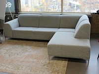 Hoekbank grijs gestoffeerd. afmeting 270 x 190 cm. hoogte rugleuning 82 cm. - afbeelding 2 van  2