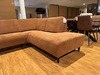 Hoekbank met open eiland – koper stof – zwarte poten - afbeelding 2 van  5