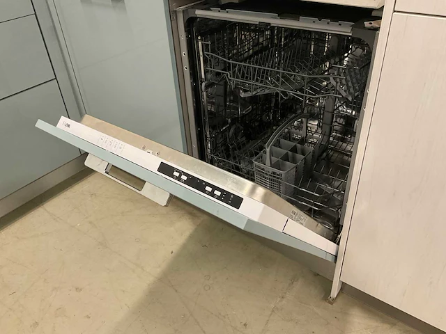 Hoekkeuken met composietsteen werkblad - afbeelding 11 van  27