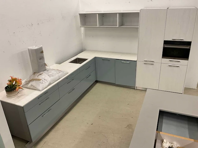 Hoekkeuken met composietsteen werkblad - afbeelding 23 van  27