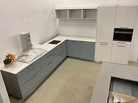 Hoekkeuken met composietsteen werkblad - afbeelding 23 van  27
