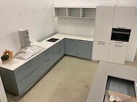 Hoekkeuken met composietsteen werkblad - afbeelding 24 van  27