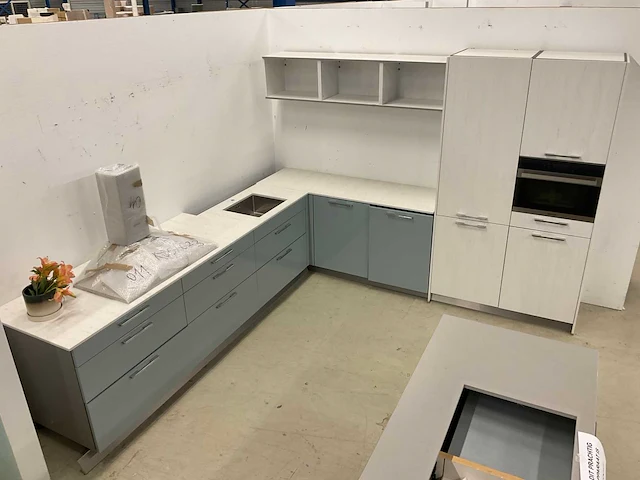 Hoekkeuken met composietsteen werkblad - afbeelding 25 van  27