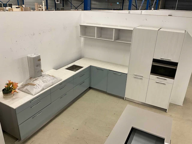 Hoekkeuken met composietsteen werkblad - afbeelding 26 van  27