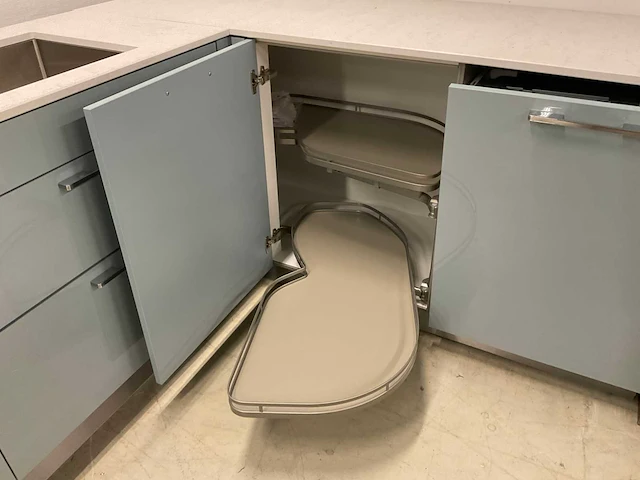 Hoekkeuken met composietsteen werkblad - afbeelding 15 van  27