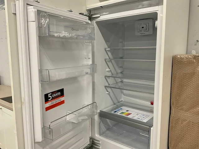 Hoekkeuken met granieten blad vaatwasser en koel vries combinatie - afbeelding 10 van  14