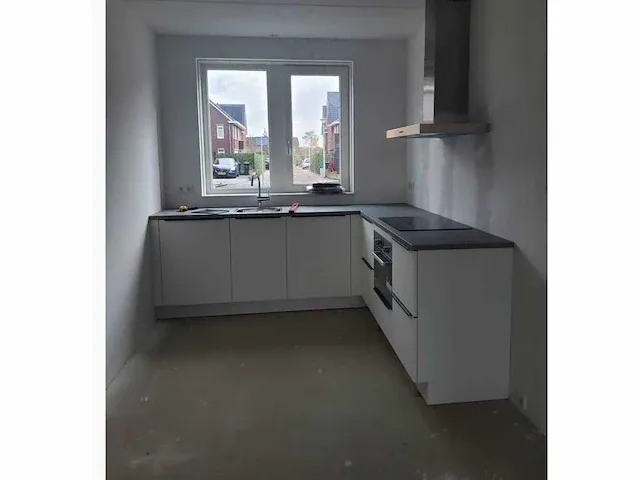 Hoekopgestelde keuken - afbeelding 3 van  7