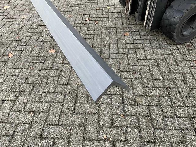 Hoekprofiel composiet antraciet (5x) - afbeelding 3 van  4