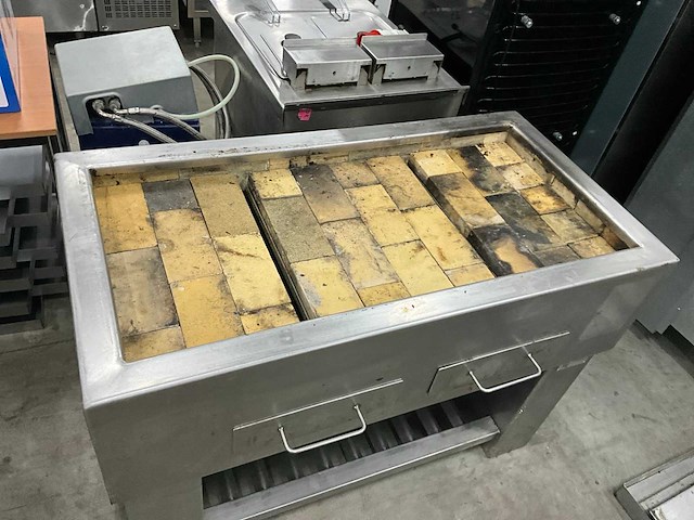 Hoeks metaal - rvs houtskool barbecue - afbeelding 5 van  10