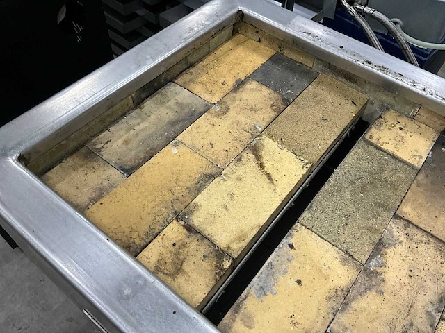 Hoeks metaal - rvs houtskool barbecue - afbeelding 6 van  10