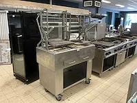 Hoeks metaal houtskoolgrill - afbeelding 1 van  9