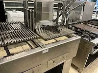 Hoeks metaal houtskoolgrill - afbeelding 4 van  9