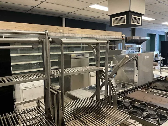 Hoeks metaal houtskoolgrill - afbeelding 5 van  9