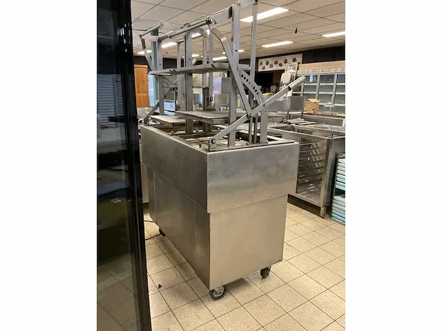 Hoeks metaal houtskoolgrill - afbeelding 9 van  9