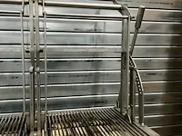 Hoeks metaal houtskoolgrill - afbeelding 2 van  12