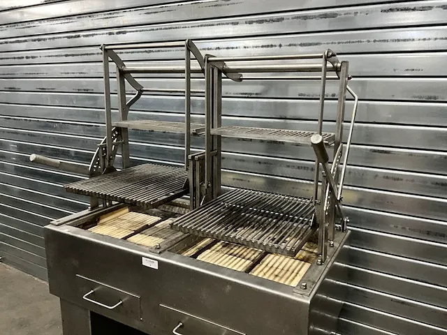 Hoeks metaal houtskoolgrill - afbeelding 6 van  12