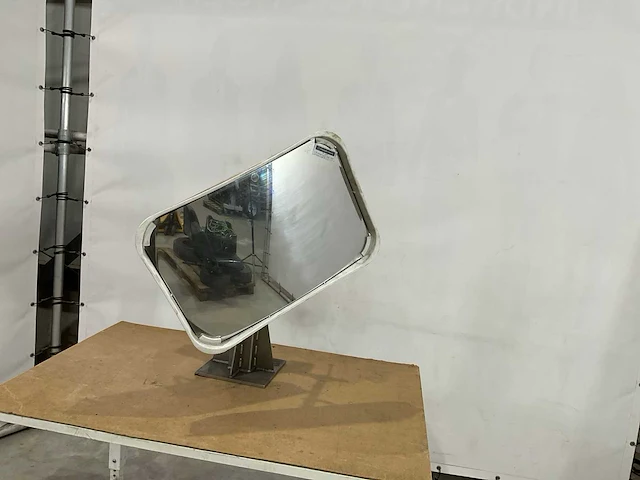 Hoekspiegel met inox steun - afbeelding 1 van  4