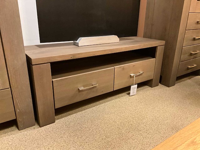 Hoevelaken eiken tv meubel - afbeelding 3 van  6