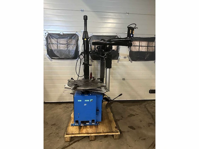 Hofmann - monty 2300 - tyre changing device - 2007 - afbeelding 1 van  9