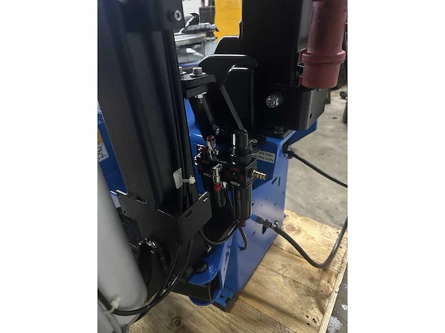 Hofmann - monty 2300 - tyre changing device - 2007 - afbeelding 8 van  9