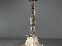 Hoge houten kandelaar - afbeelding 1 van  5
