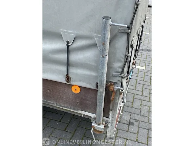 Hoge huifaanhanger hapert - afbeelding 2 van  11