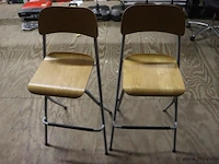 Hoge inklapbare stoelen met voetensteun | 33x38x106cm | 2 stuks - afbeelding 1 van  5