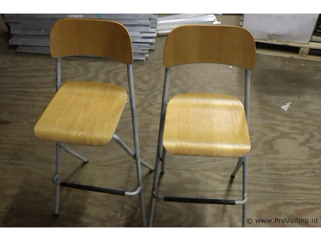 Hoge inklapbare stoelen met voetensteun | 33x38x106cm | 2 stuks - afbeelding 2 van  5