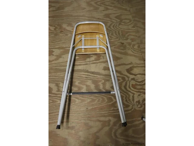 Hoge inklapbare stoelen met voetensteun | 33x38x106cm | 2 stuks - afbeelding 5 van  5