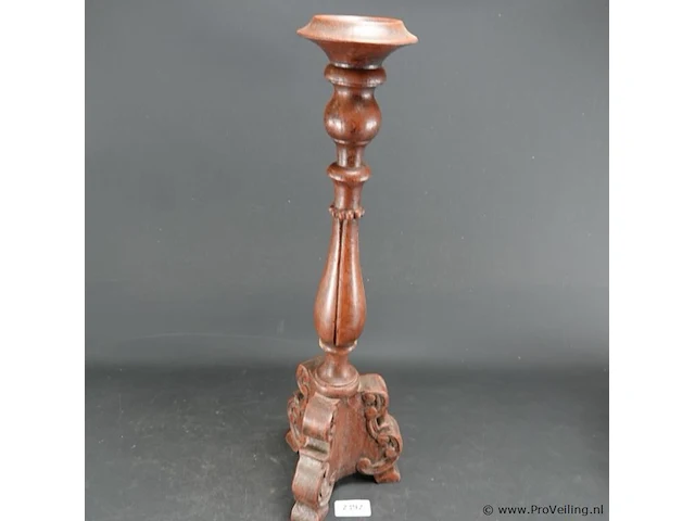 Hoge massief houten kandelaar - afbeelding 3 van  5