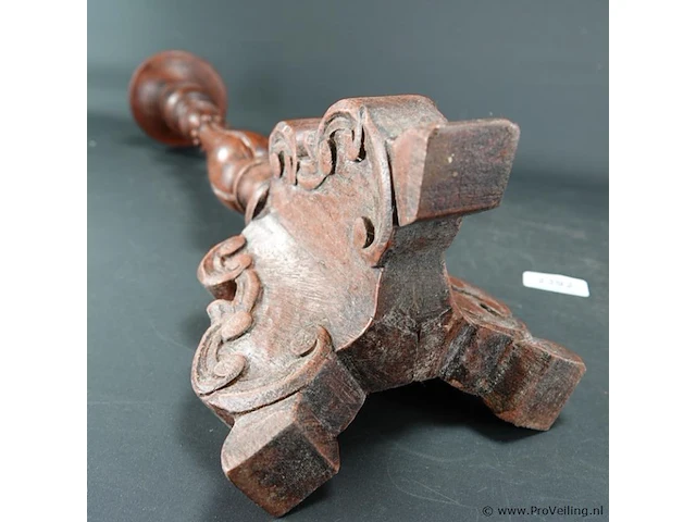Hoge massief houten kandelaar - afbeelding 5 van  5