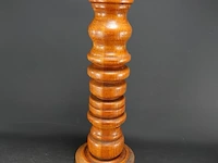 Hoge massief houten kandelaar - afbeelding 2 van  5